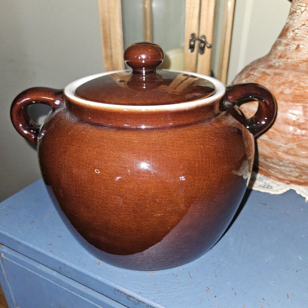 Brown Bean Pot w/ Lid  8" tall 10"‎ Handle base Unmarked
